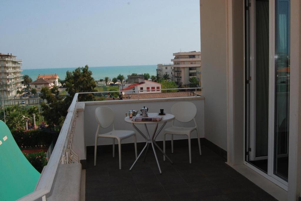 Olympus Resort Alba Adriatica Esterno foto